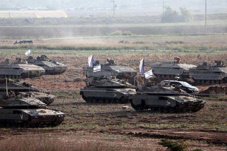 Carri armati israeliani - Afp