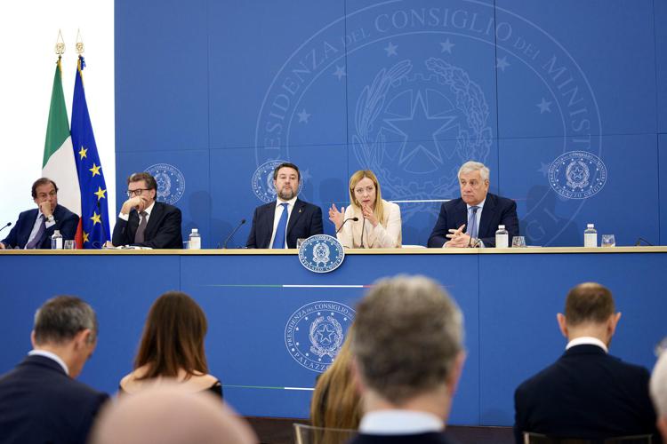 La conferenza stampa di Giorgia Meloni e i ministri del governo al termine del Cdm che ha dato il via libera alla Manovra 2024 - Palazzo Chigi
