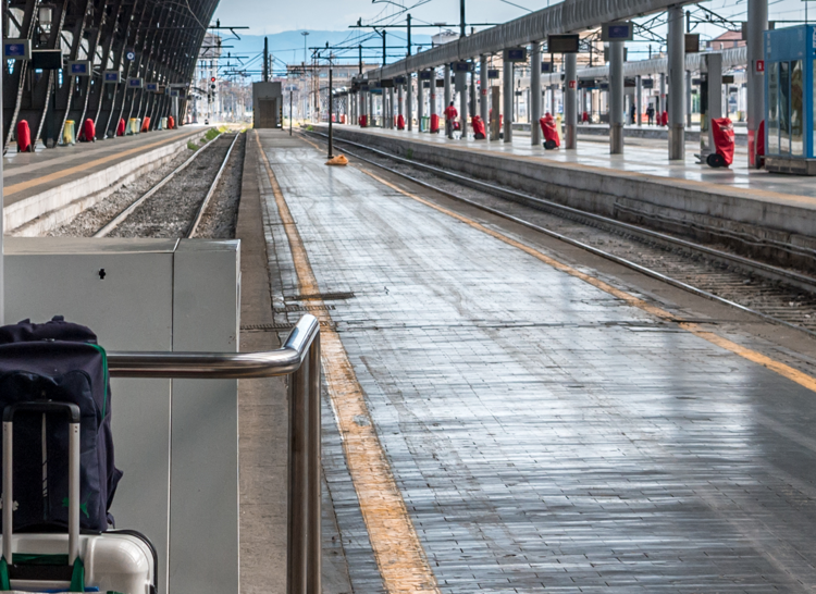 Sciopero generale oggi 20 ottobre, stop a treni e mezzi per l'intera giornata - Fotogramma