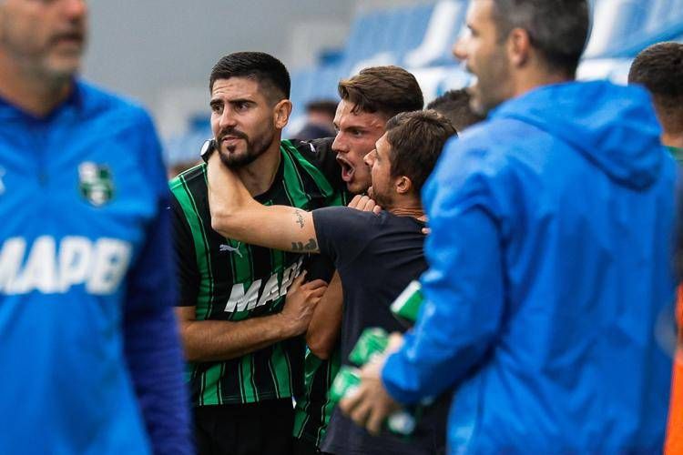 Daniel Boloca del Sassuolo festeggia il gol (Fotogramma)