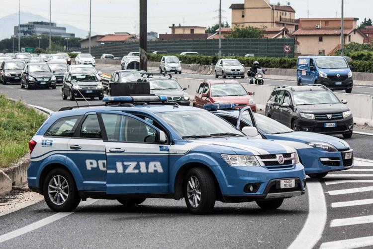 Polizia sul Grande raccordo anulare di Roma - Fotogramma