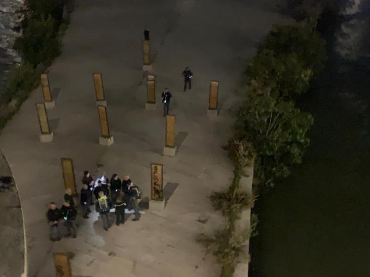 Ragazzo caduto da Ponte Garibaldi, non esclusa ipotesi selfie