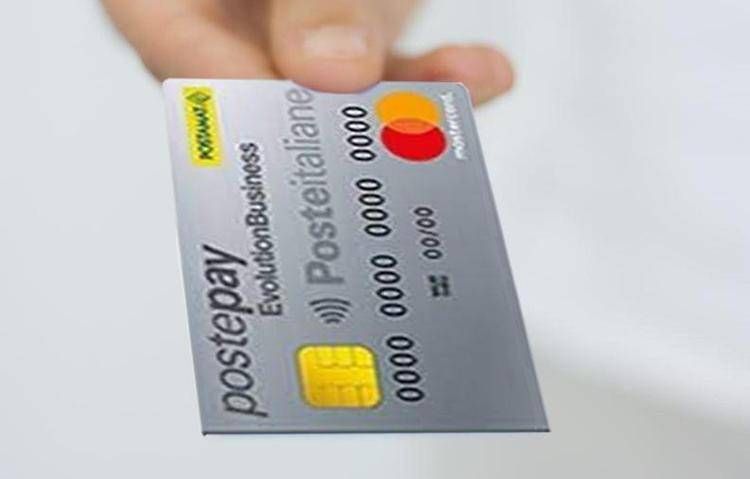 Poste, raggiunto il traguardo di 10 mln di carte Postepay Evolution