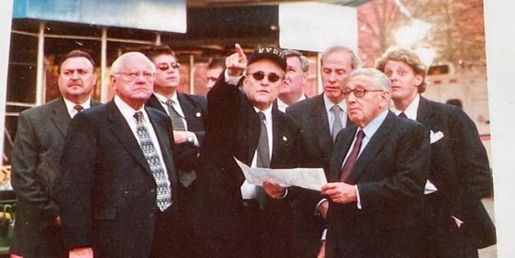 A destra Lapo Elkan con Henry Kissinger - Foto famiglia Elkan