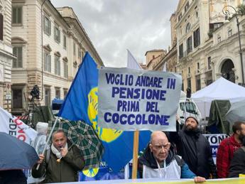 Sciopero medici e infermieri. ‘In pensione prima del coccolone’, sit-in a Roma