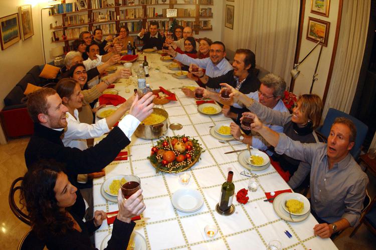 CENA O PRANZO DI NATALE, CENONE (Letizia Mantero, MILANO - 2005-12-03) p.s. la foto e' utilizzabile nel rispetto del contesto in cui e' stata scattata, e senza intento diffamatorio del decoro delle persone rappresentate - FOTOGRAMMA