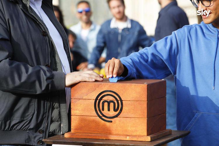 Il voto durante la prima prova esterna nella puntata di Masterchef del 28 dicembre - Sky