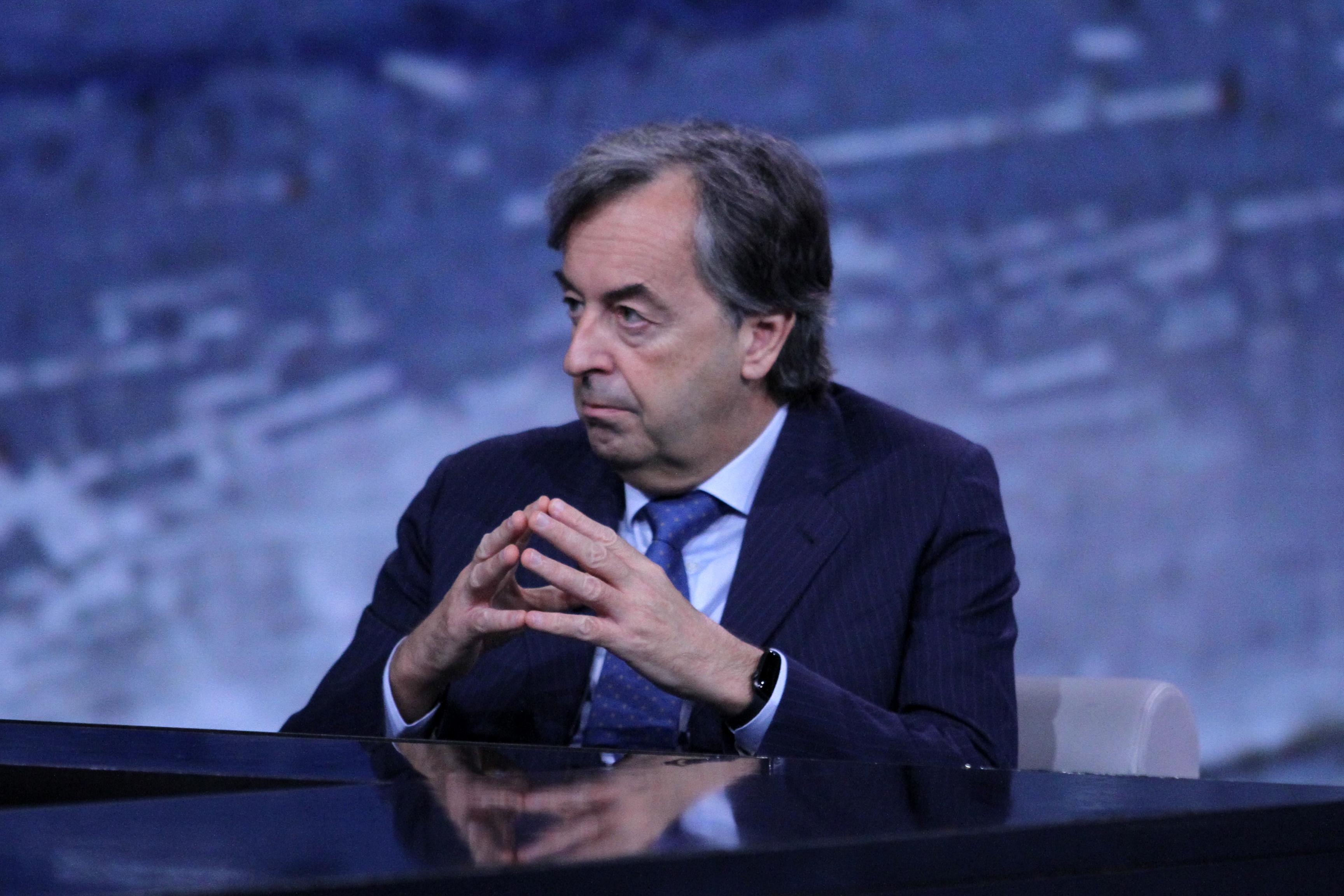 Burioni invita a vaccinare figli e maschi contro il Papillomavirus