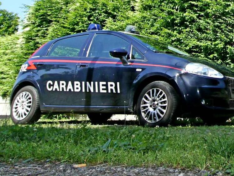 Auto dei carabinieri (Fotogramma)