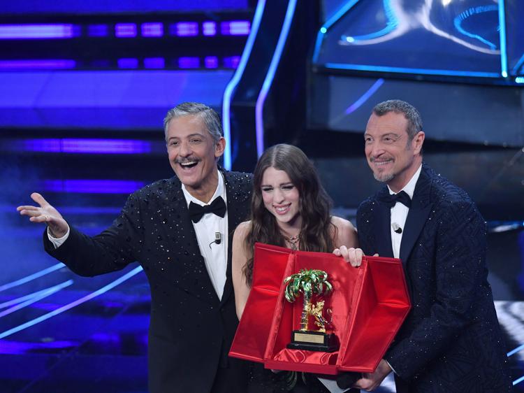 Angelina Mango vince Sanremo 2024 con 'La noia': “Grazie, siete matti” –  Sbircia la Notizia Magazine