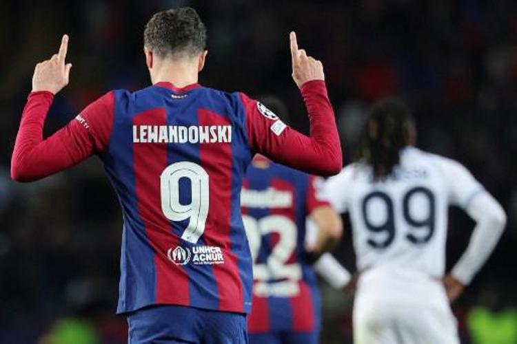 Lewandowski esulta per il 3-1