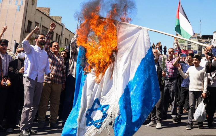 Iran lancia attacco contro Israele, raid con decine di droni. Netanyahu: "Siamo pronti"