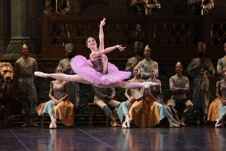 Una scena dal balletto 'La Bayadère'