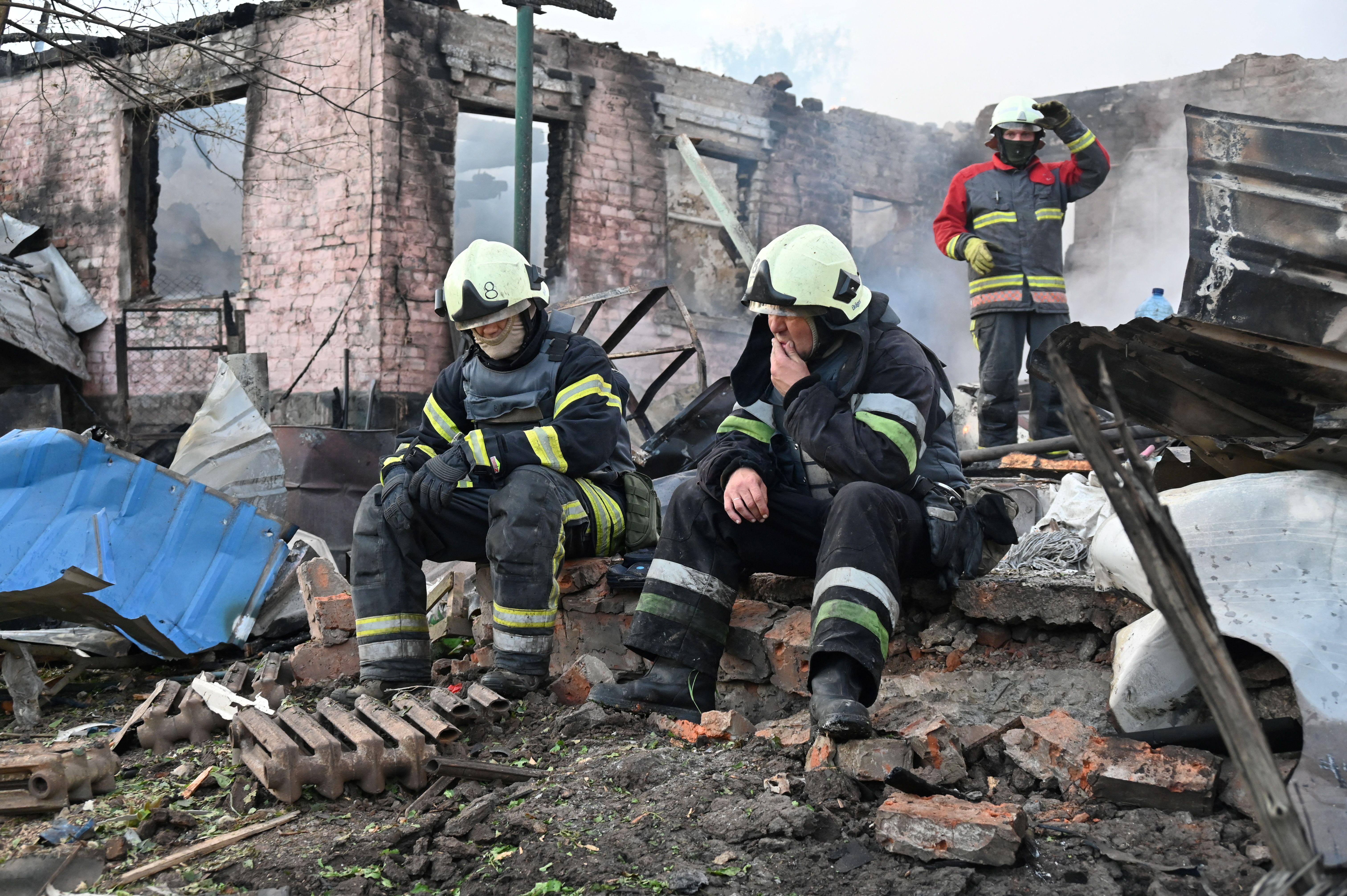 Sette persone sono morte e 16 sono rimaste ferite negli attacchi russi a Kharkiv