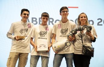 L’Istituto J.F. Kennedy di Pordenone vince l’Abb RoboCup 2024