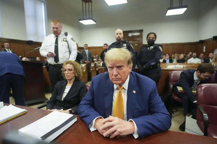 Donald Trump in aula di tribunale - Fotogramma