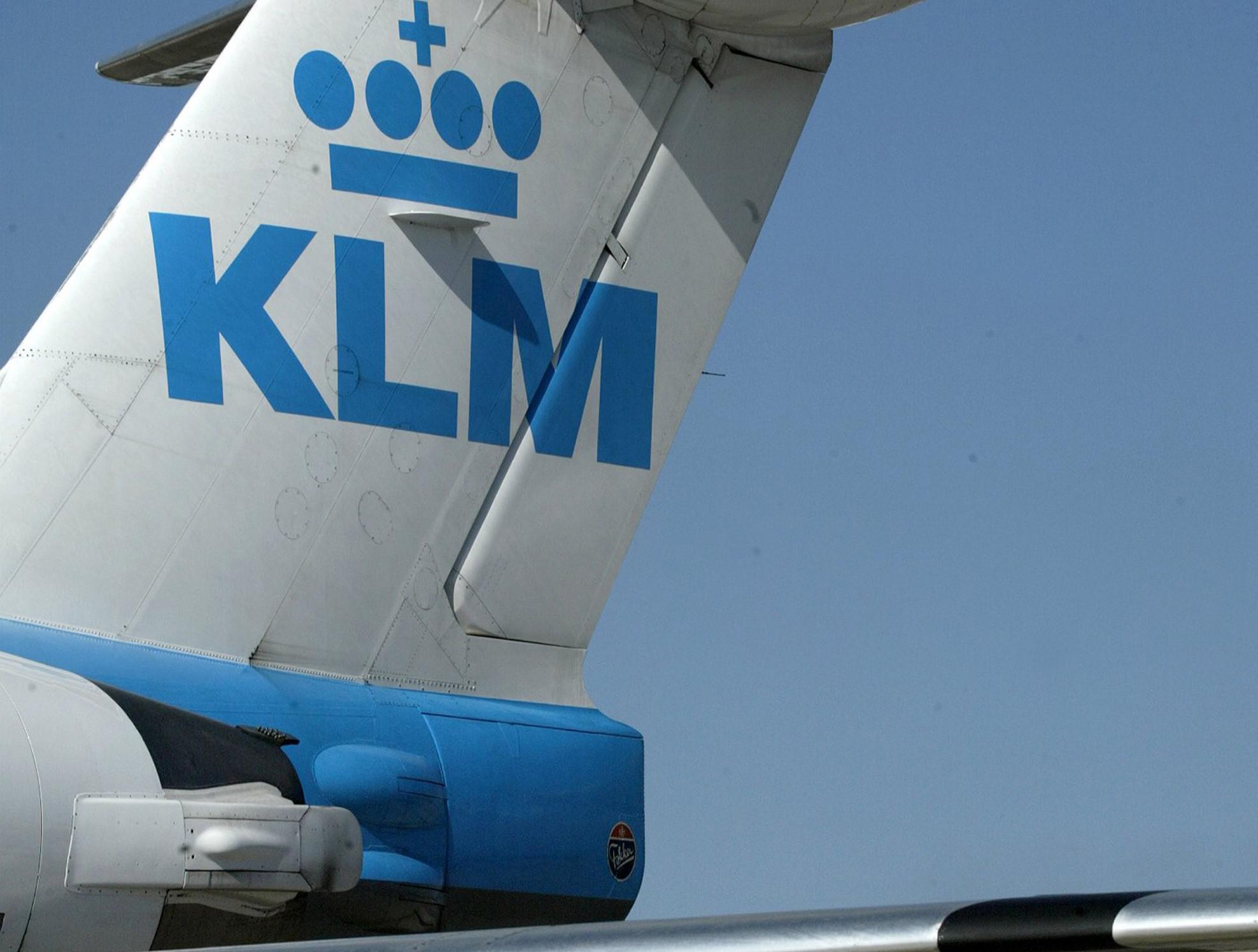 Ele foi sugado pelo motor de um avião da KLM e morreu na pista