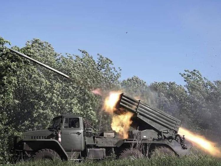 Un lancio di razzi in Ucraina