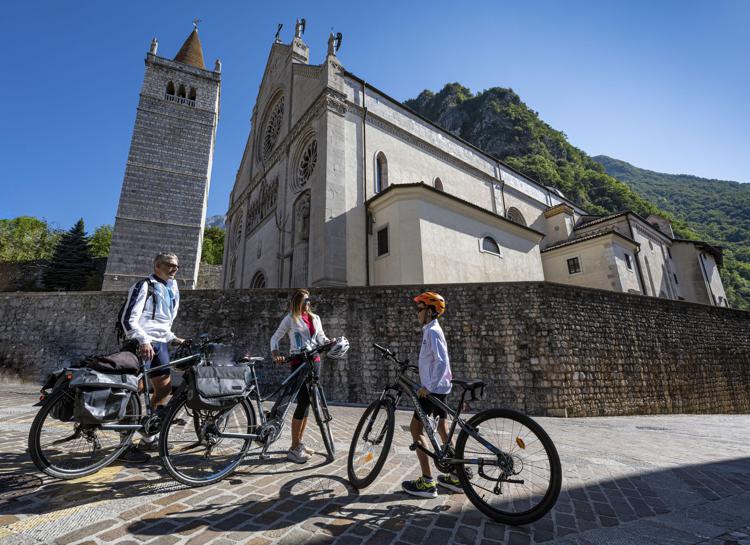 Turismo, la Pedemontana in Friuli trionfa all’Oscar del cicloturismo