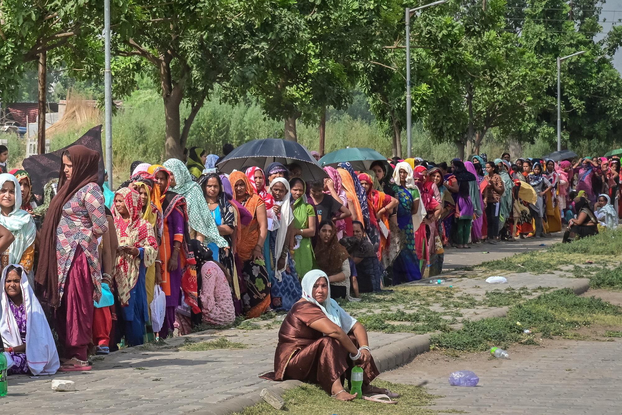 Record Heat Wave In India Dozens Of Deaths In One Day Pledge Times