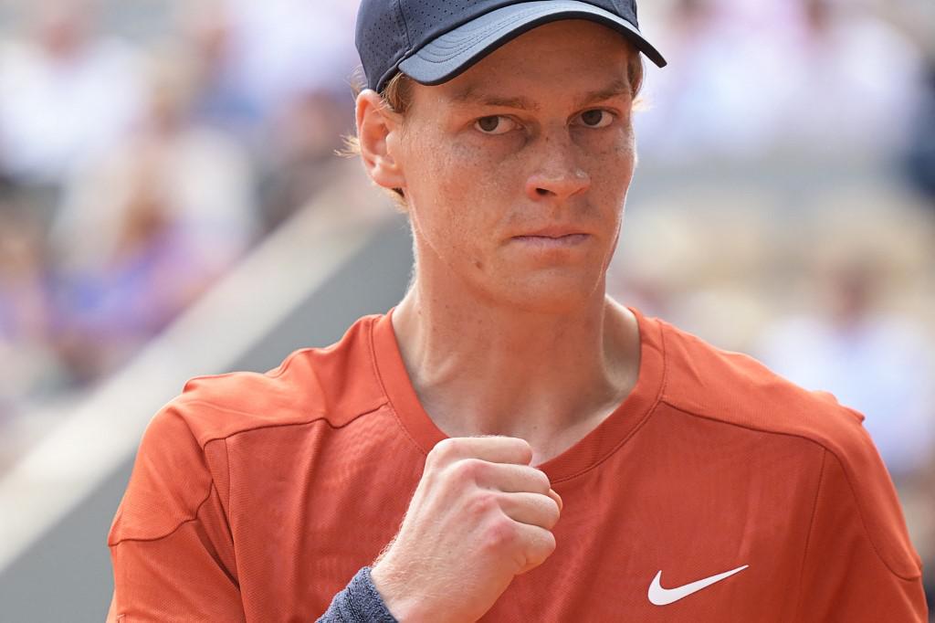 Roland Garros - Sinner in semifinale: Dimitrov battuto in 3 set