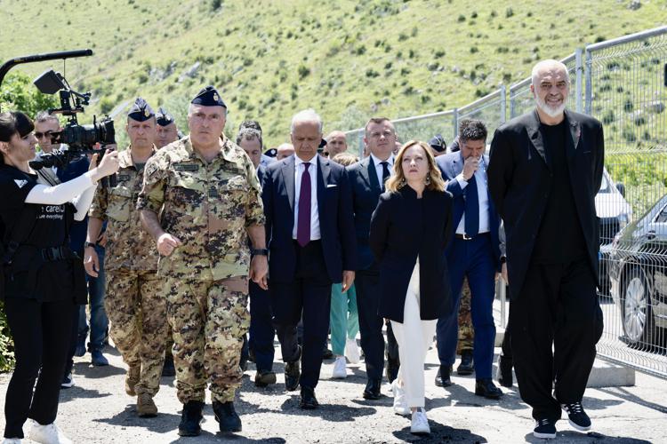 Giorgia Meloni, a Shengjin per inaugurare il primo hotspot in territorio albanese