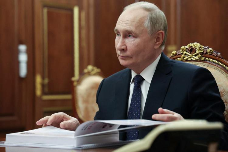 Putin: "Ucraina perde 50mila soldati al mese, Usa sostituiranno Zelensky"