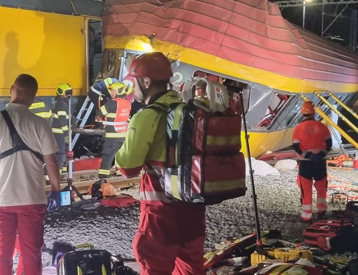 Repubblica Ceca - scontro fra treni a Pardubice: almeno 4 morti 