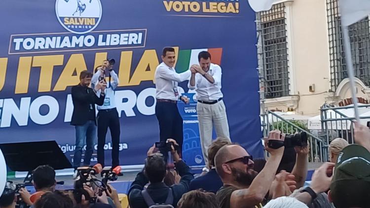 Vannacci e Salvini sul palco della Lega a Roma - Adnkronos