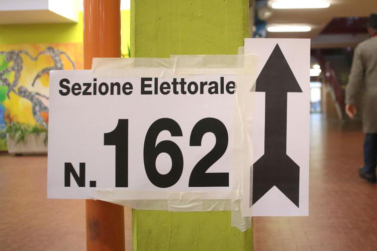 Un seggio elettorale - Fotogramma