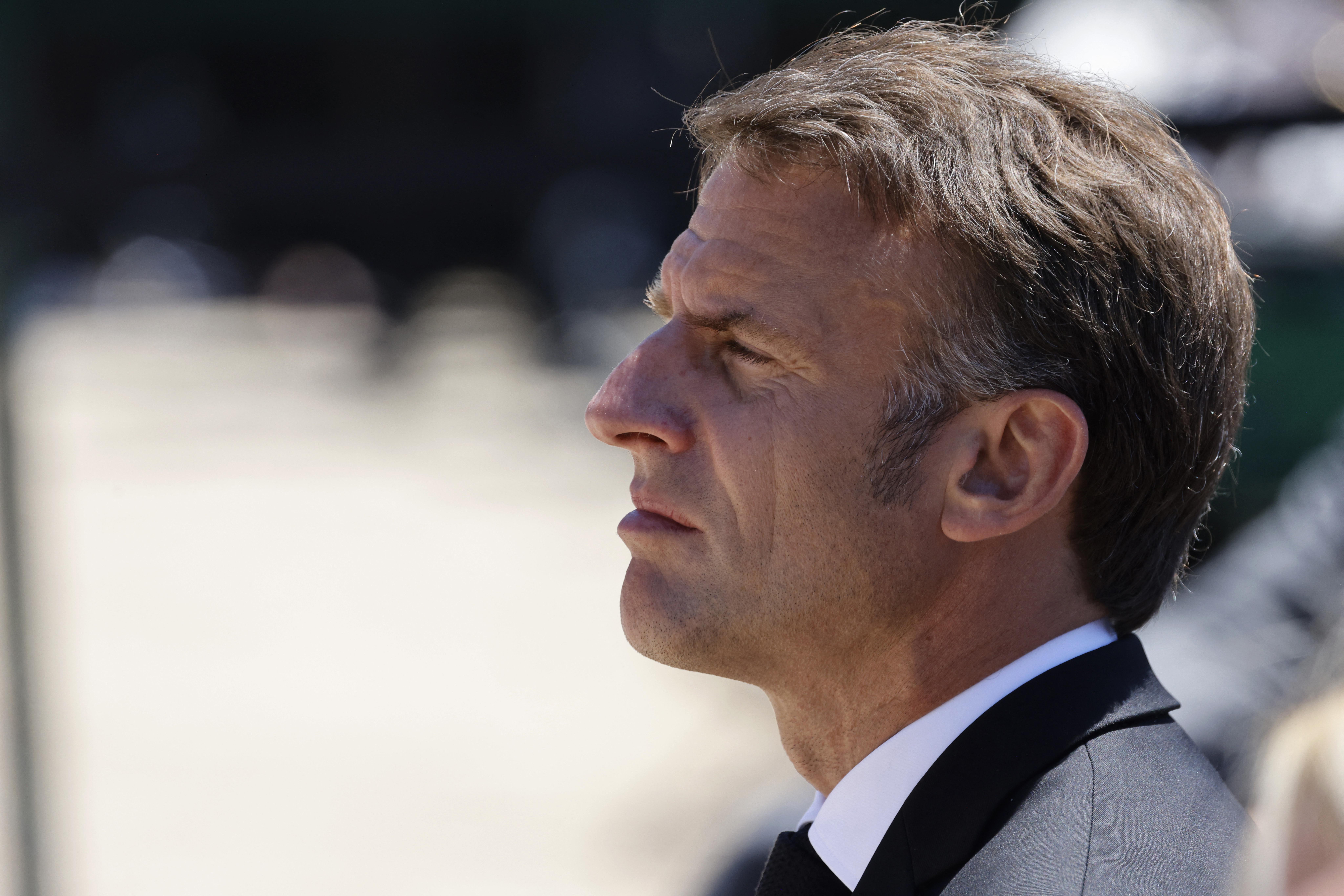 Francia - Macron: No dimissioni qualunque sia risultato elezioni