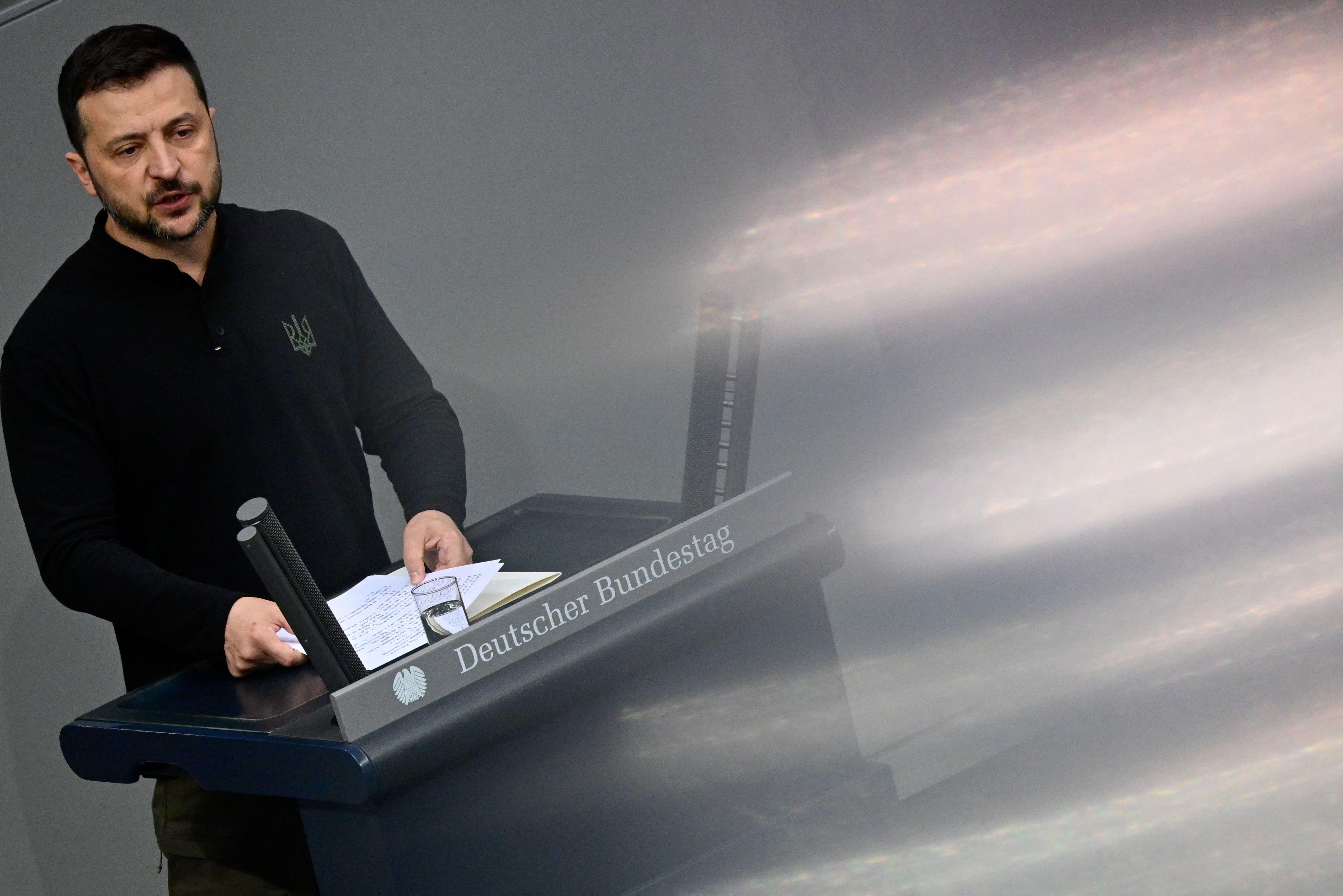 Zelensky al Bundestag - Afd e Bsw boicottano il suo discorso e disertano