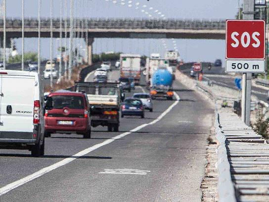 Roma - scontro sul Gra tra camion e auto: un morto