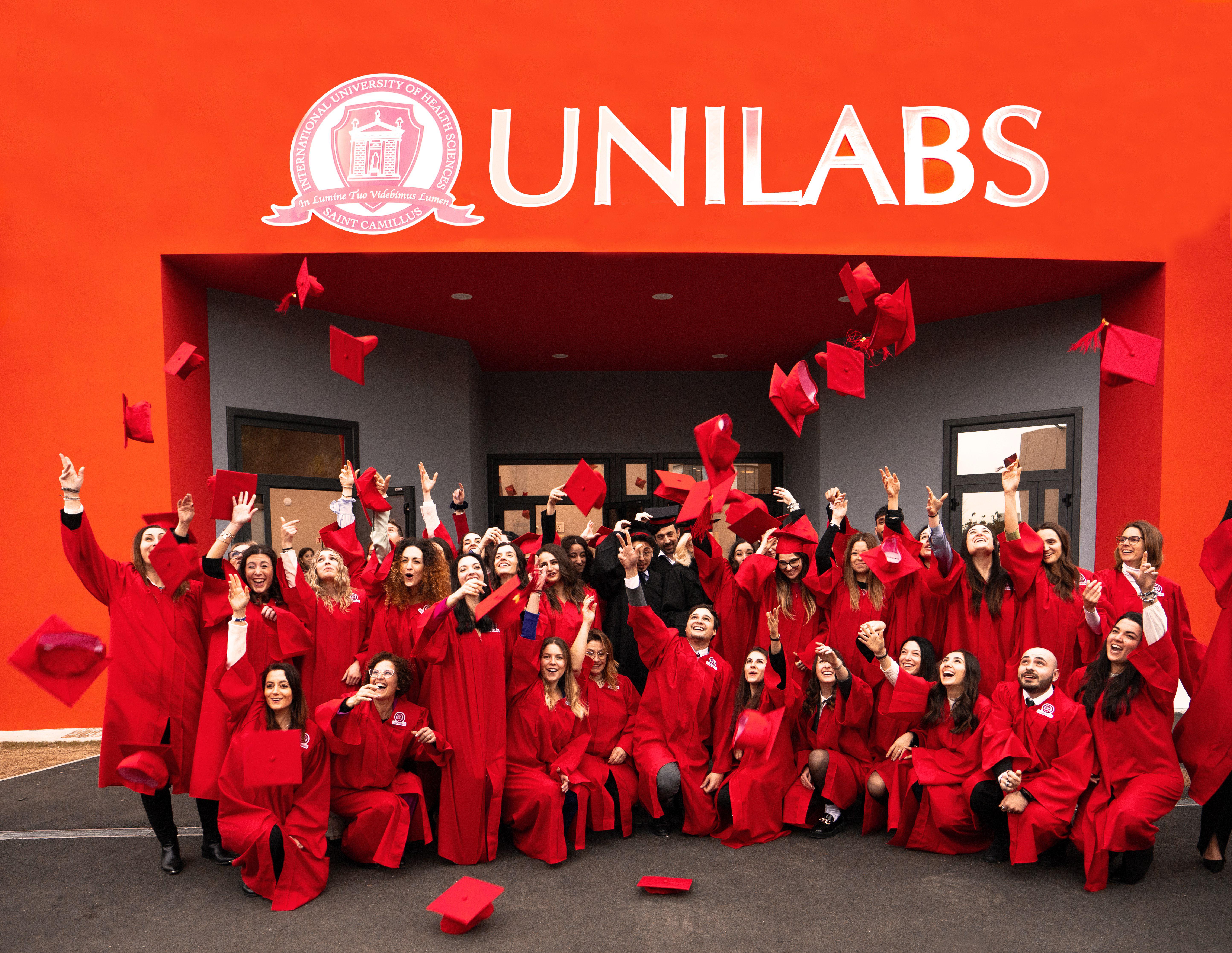 Università - Unicamillus: bene dati Almalaurea su profilo e condizione occupazionale laureati
