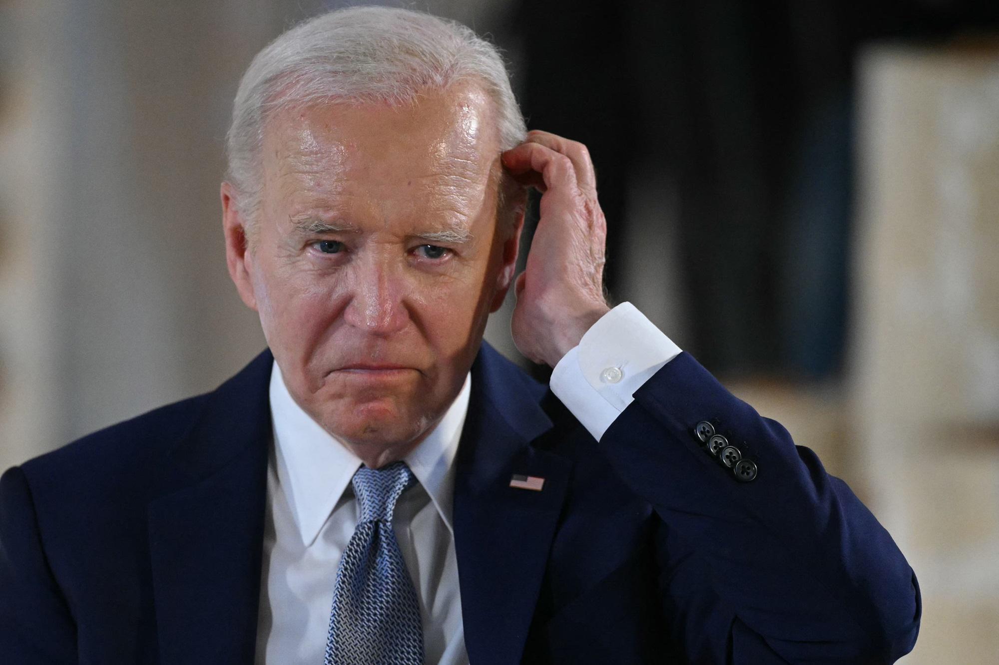 Biden está agora numa guerra pela nomeação e Trump está a gostar: “Joe, vá em frente”.