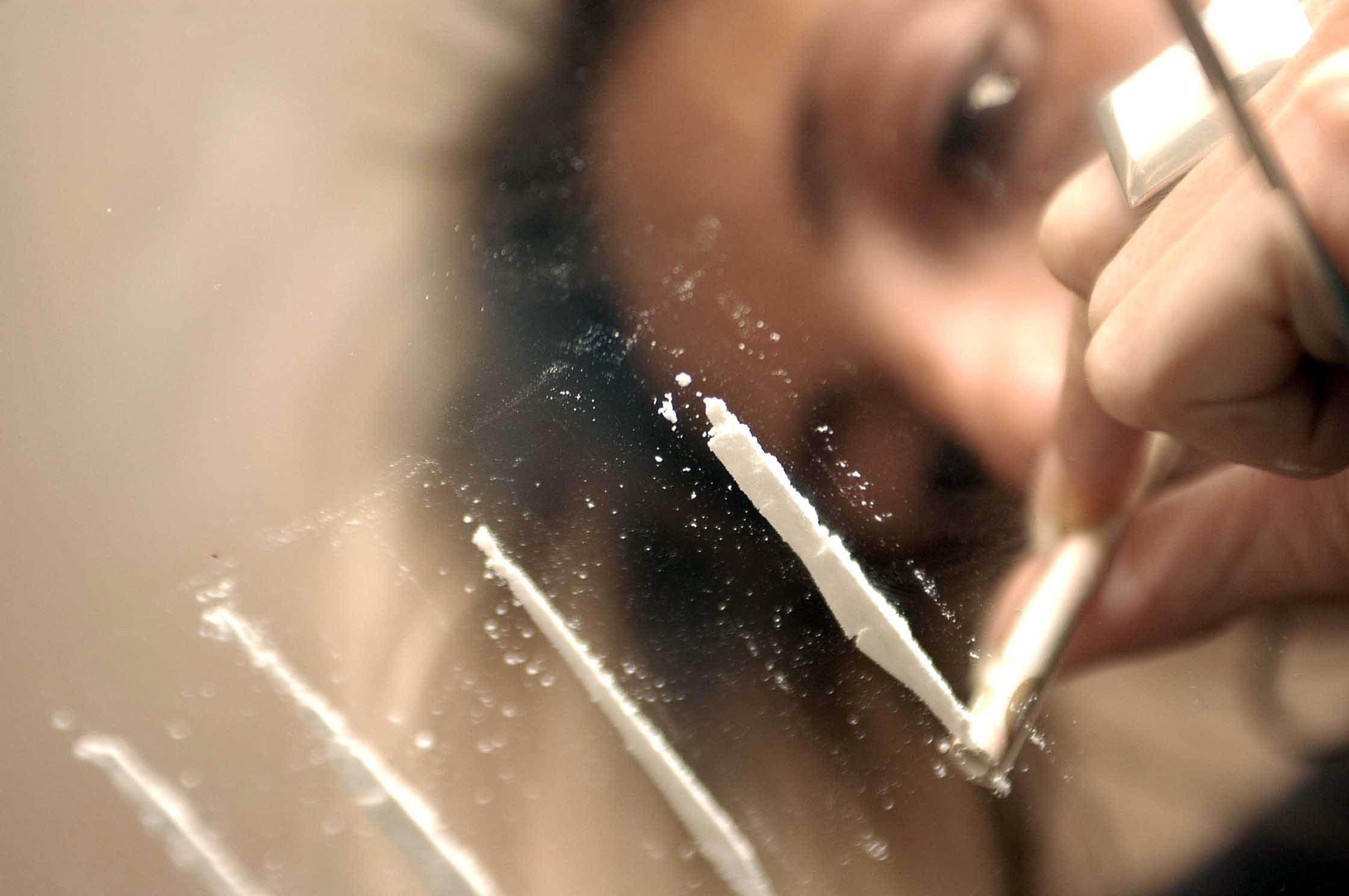 Droga - tra giovani italiani cresce uso sostanze psicoattive e consumo cocaina