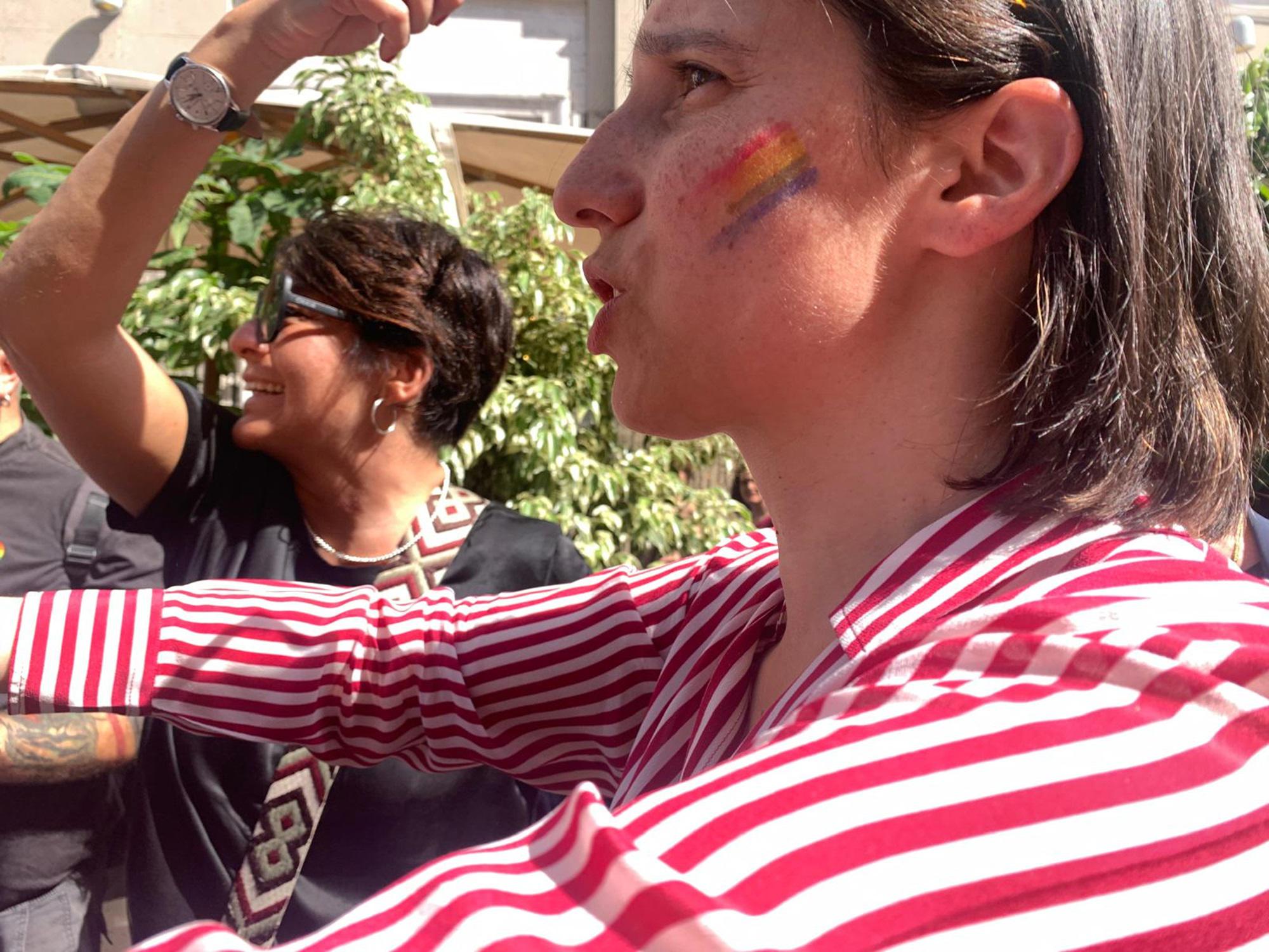 Elly Schlein balla sul carro del Roma Pride 