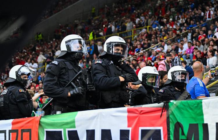 Polizia nello stadio di Dortmund