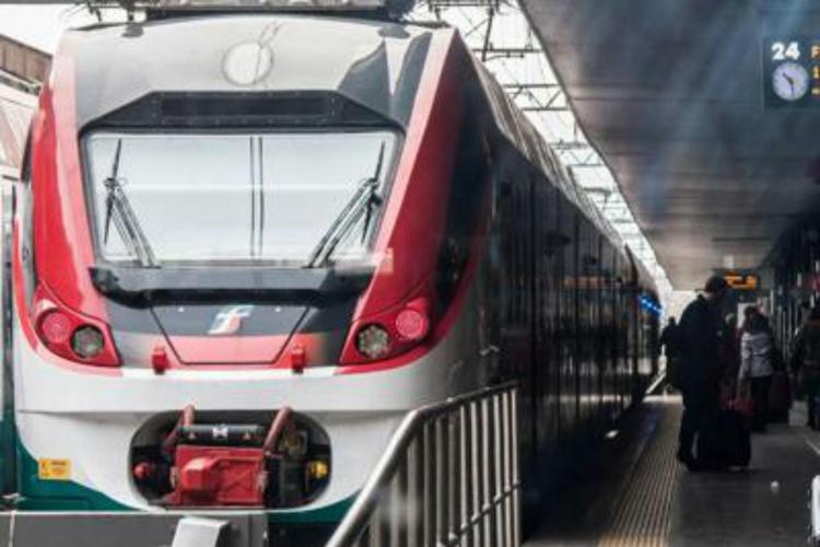 Sciopero dei treni, stop oggi per Trenitalia e Trenord: cancellazioni e ritardi