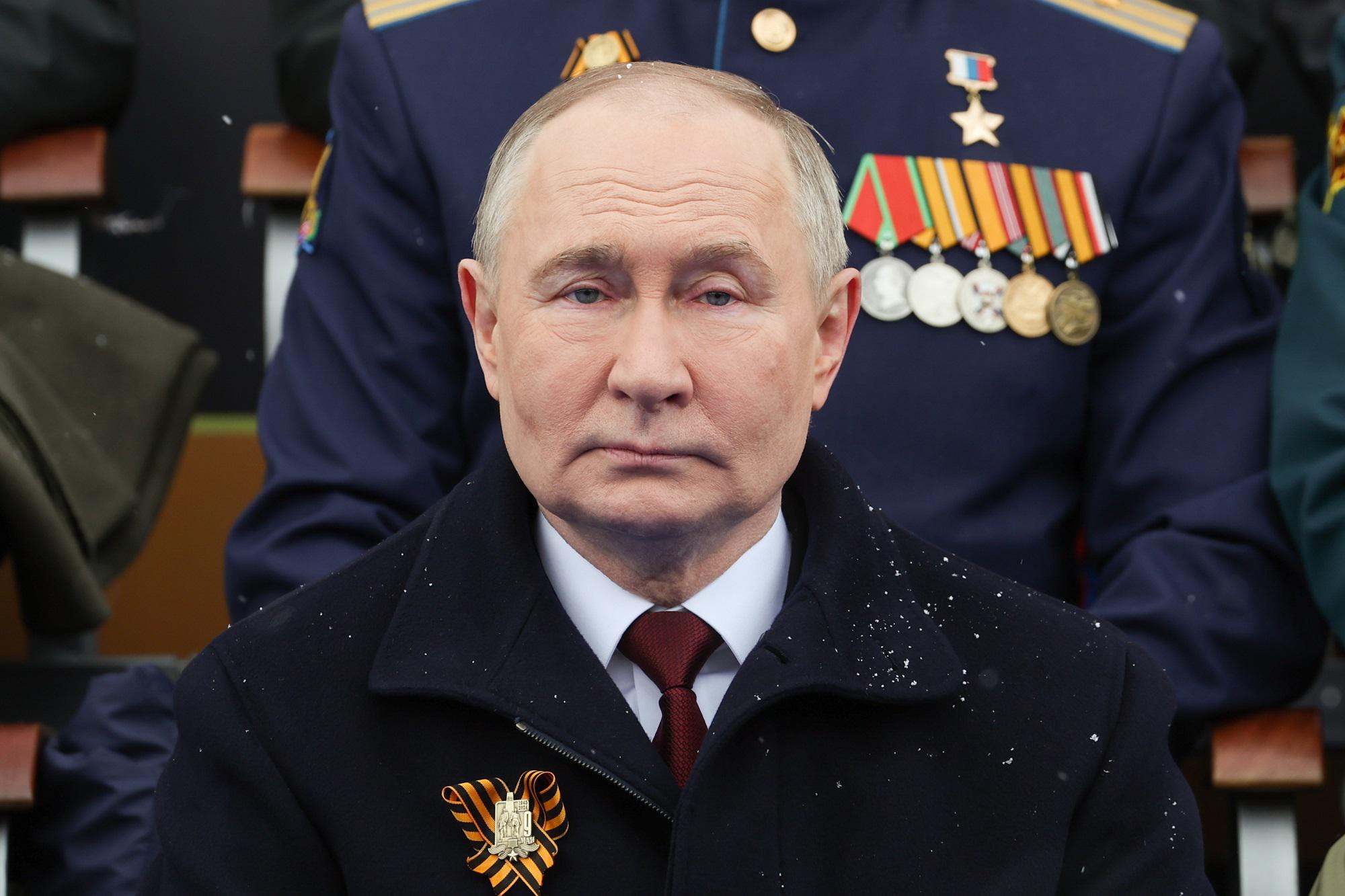 The potential ways Putin could lose the war