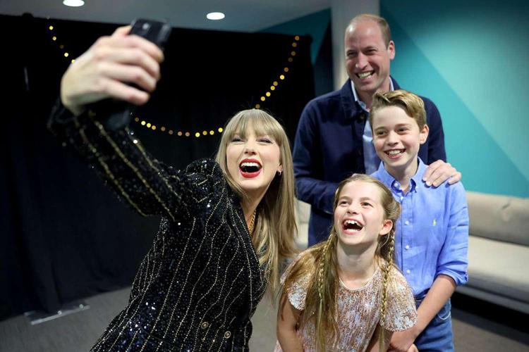 Taylor Swift con il principe William  e i figli George e Charlotte