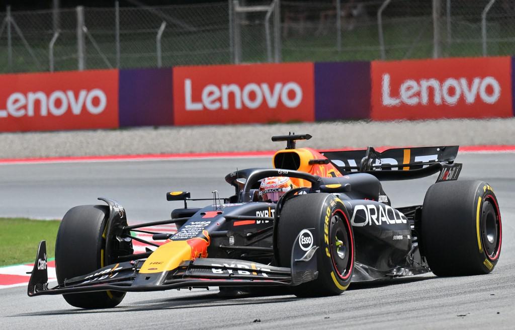 Gp Spagna - Verstappen trionfa con Red Bull e Ferrari giù dal podio