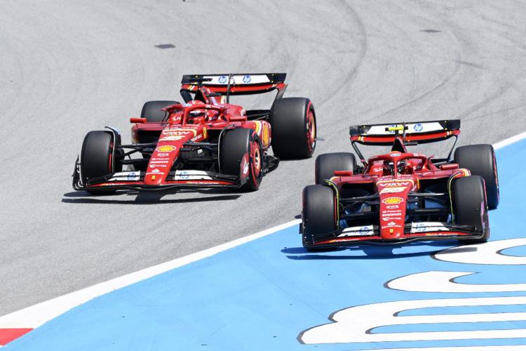 Le Ferrari in pista a Barcellona