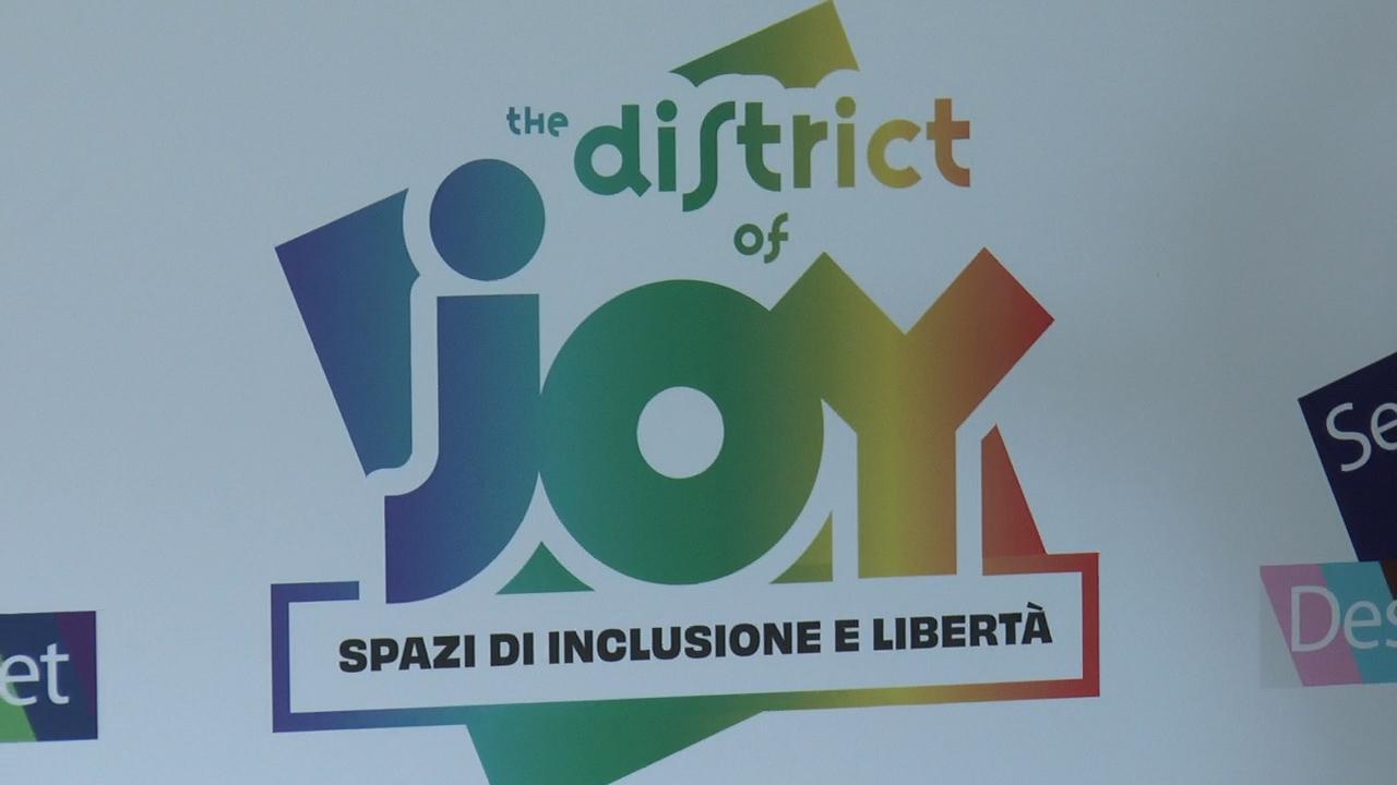 Milano Pride - Serravalle Designer Outlet dà il via a ‘The district of Joy’