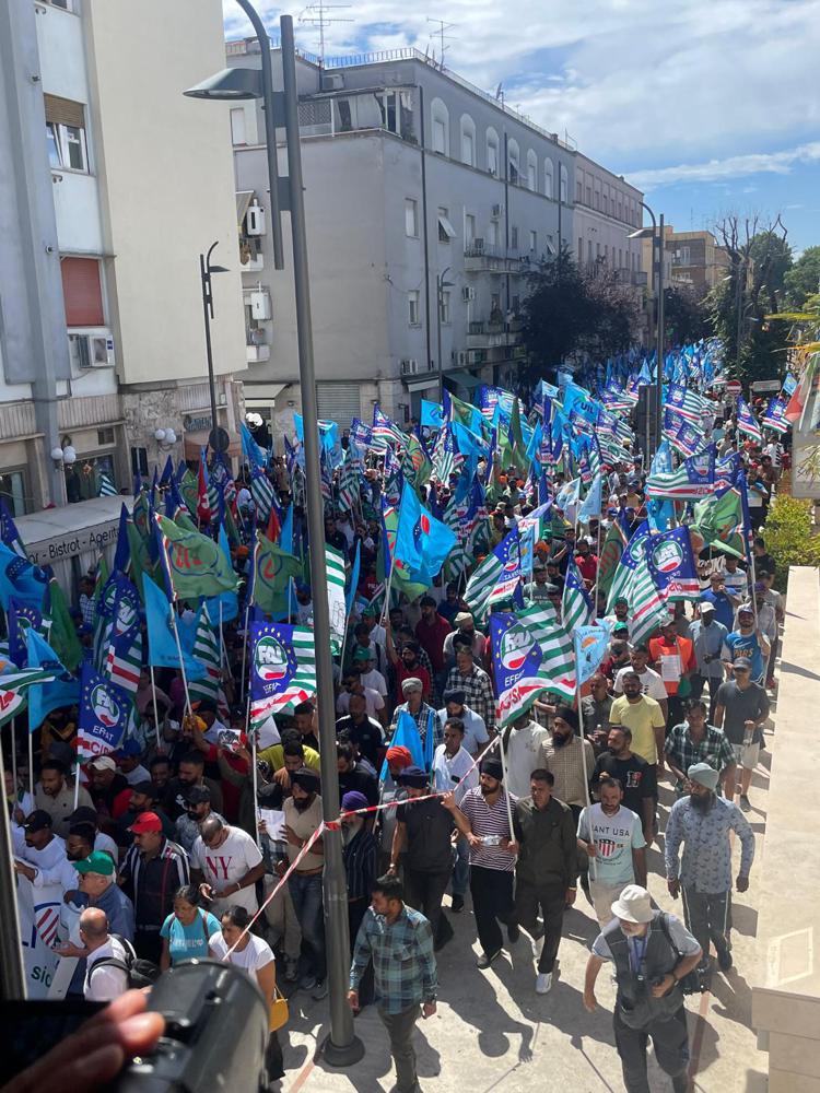 Un'immagine della manifestazione   a Latina (foto us)    