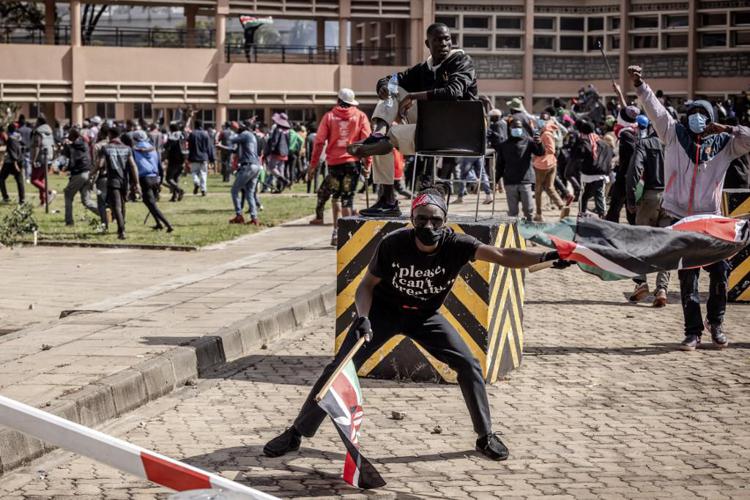 L'assalto al Parlamento del Kenya - Afp