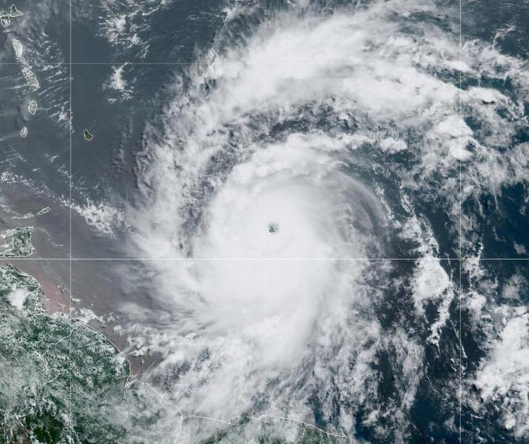 Beryl spaventa i Caraibi, mai uragano così forte a giugno