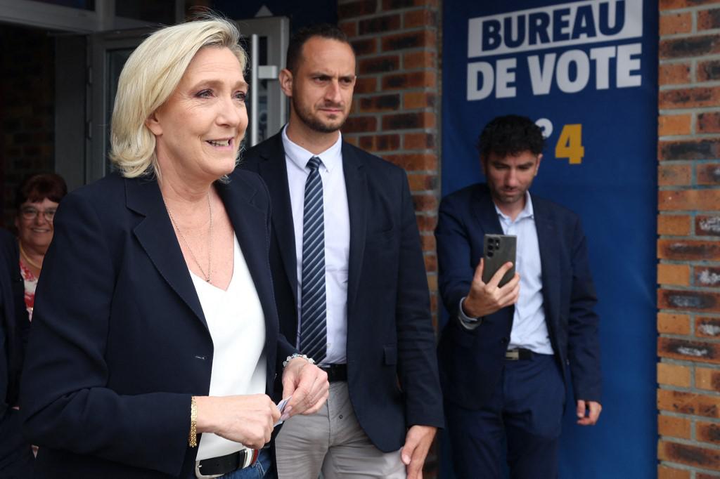 Elezioni Francia - destra al 34% - Le Pen: Ci serve maggioranza assoluta