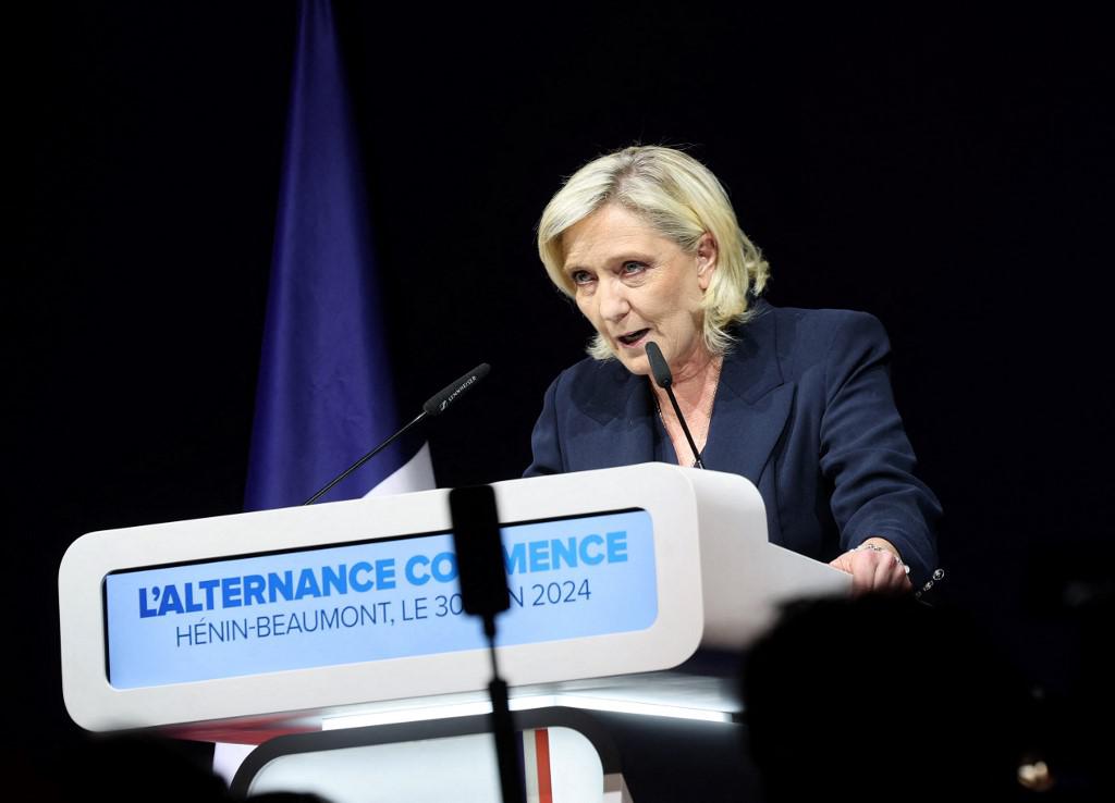 Elezioni Francia - destra al 34% - Le Pen: Ci serve maggioranza assoluta - Macron-sinistra - asse al secondo turno: Fermare destra