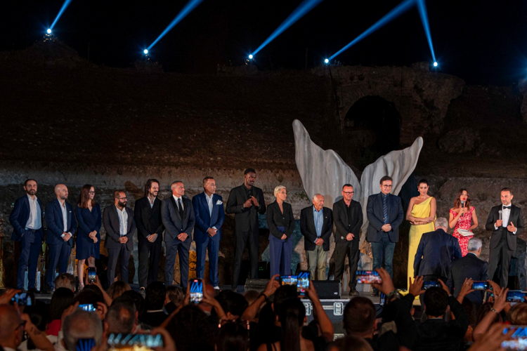 Premi: Anfiteatro Romano di Avella sold out per la consegna di 'Artis Suavitas 2024'